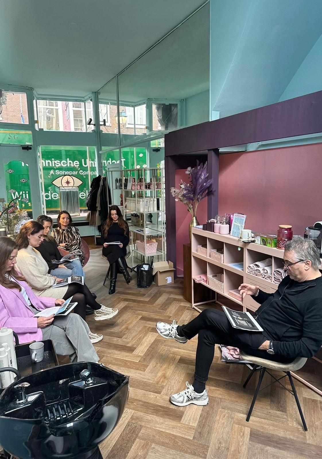Extensions training in de salon – bijscholing stylistes